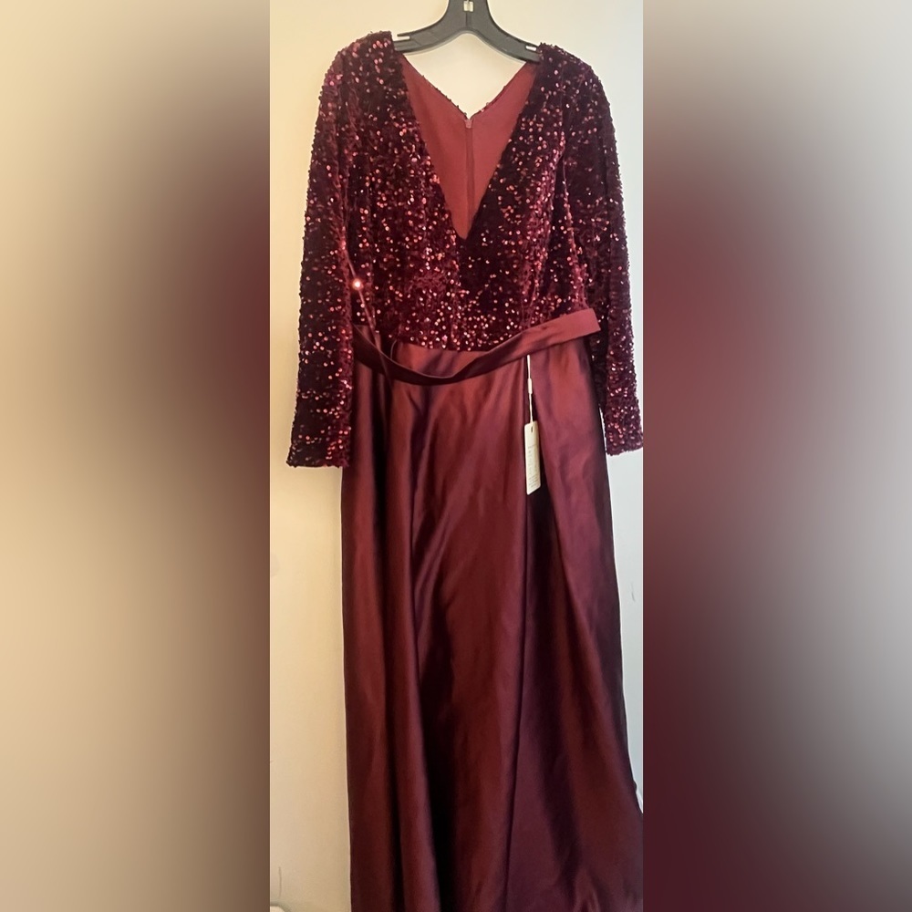 V Neck Long Sleeve Prom Dress Slit Sequin Satin Formal Evening Gown - Picture 5 of 10